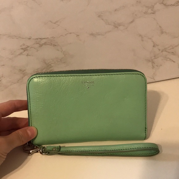 Fossil Handbags - Fossil Leather Wristlet / Clutch / Wallet